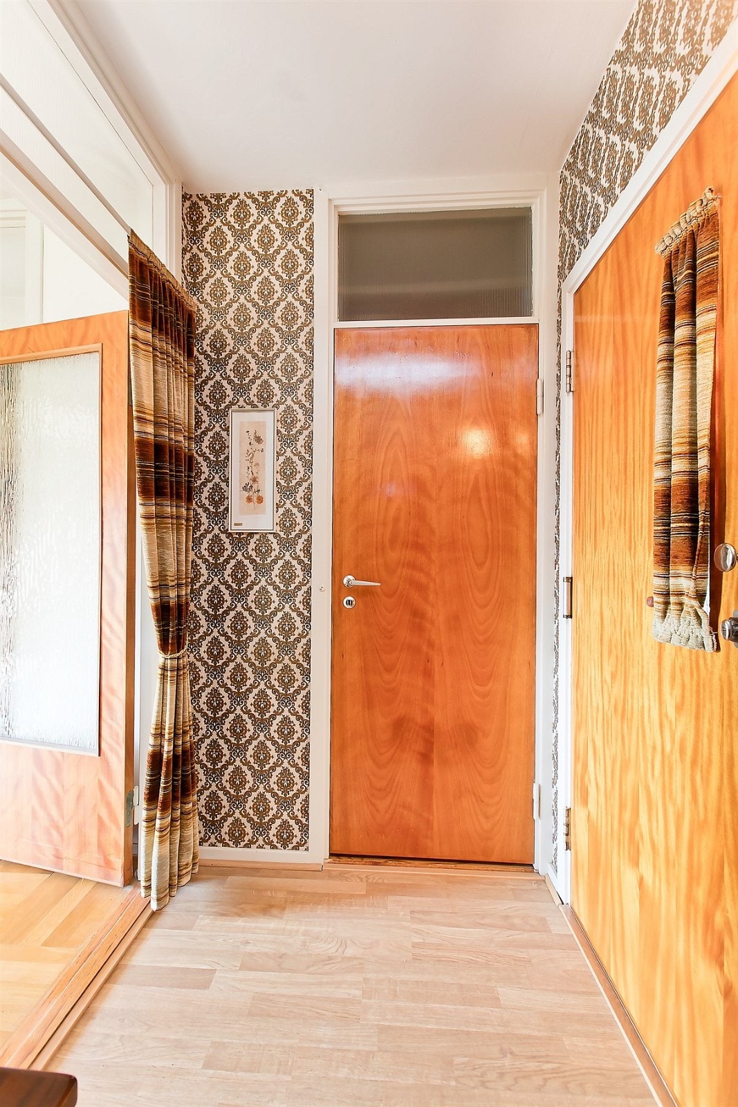 I inngangspartiet er det et integrert skap til oppbevaring Galleribilde