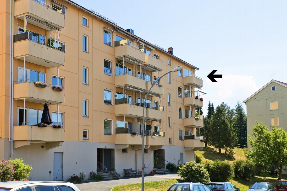 Leiligheten har en flott intern beliggenhet, helt øverst i bygget til høyre Galleribilde