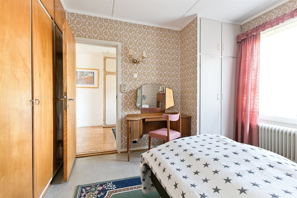 Integrerte garderobeskap til oppbevaring Galleribilde