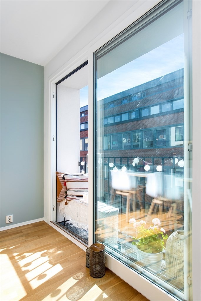 Syd- østvendt luftebalkong. Galleribilde