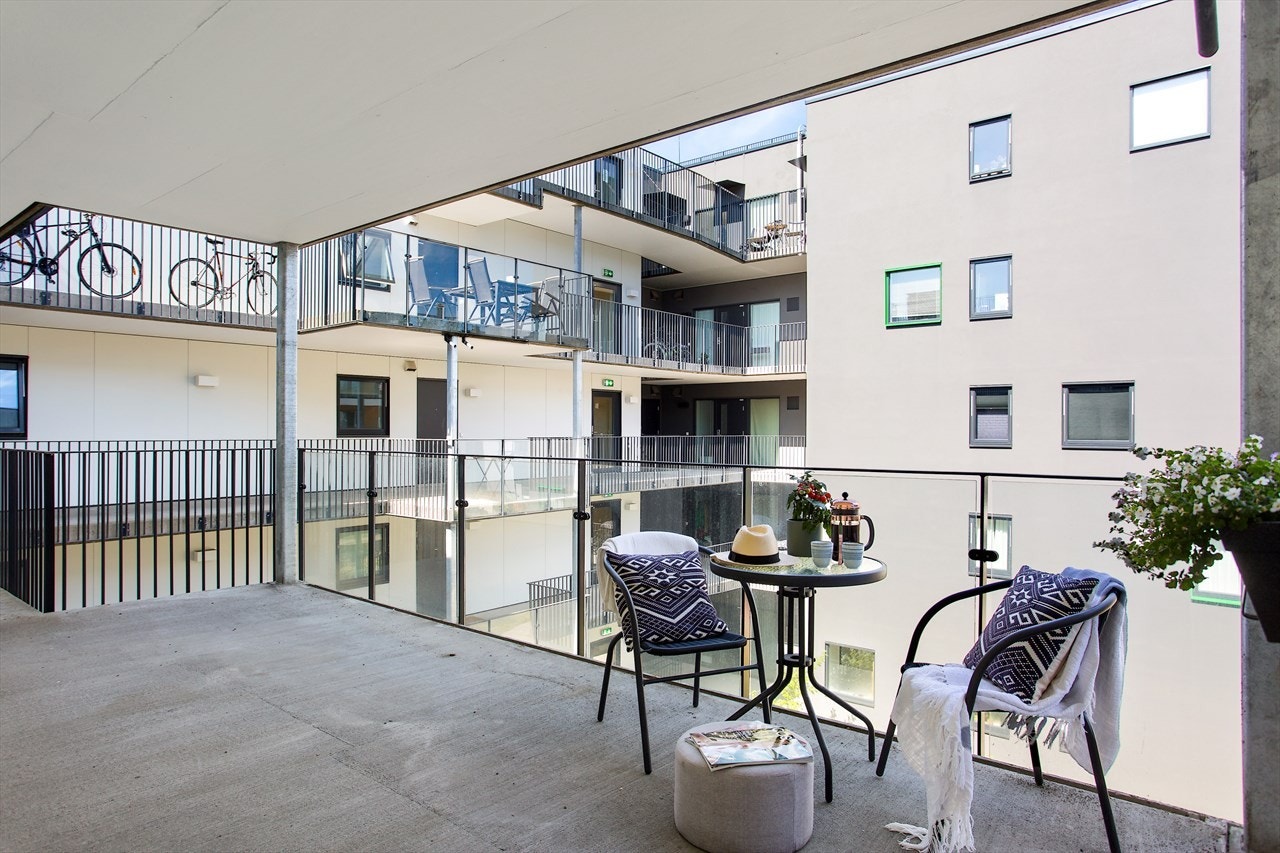 Leiligheten ligger fint til i gårdens 3. etasje og tilhører et veldrevet og hyggelig sameie. Galleribilde