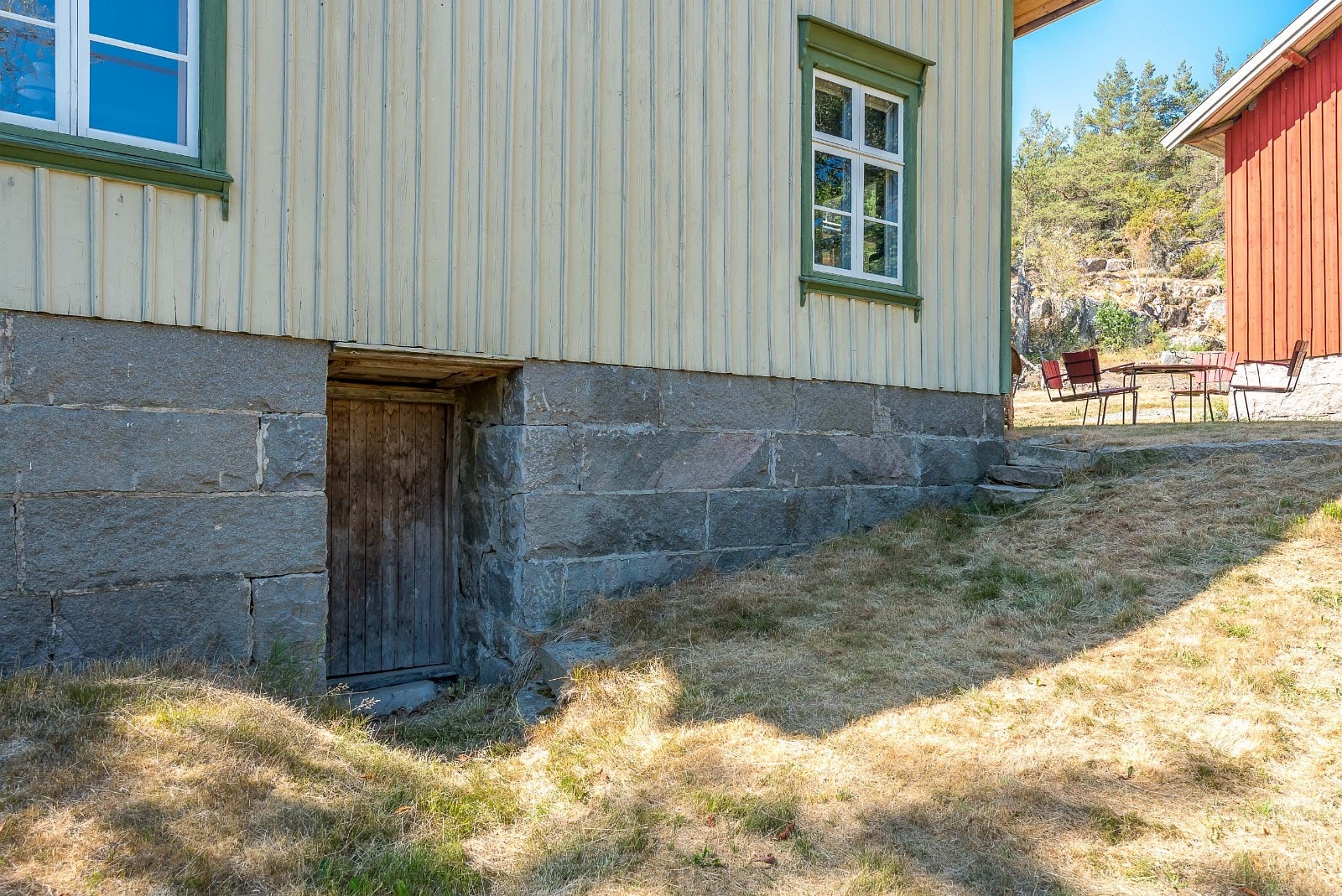 Källaringång i sydost Galleribilde