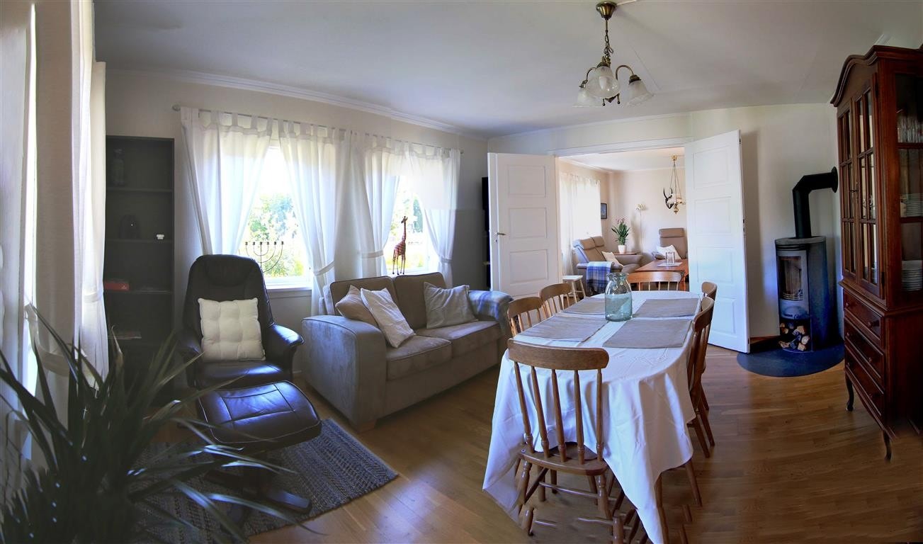 Spisestue - ser inn i stue øst Galleribilde