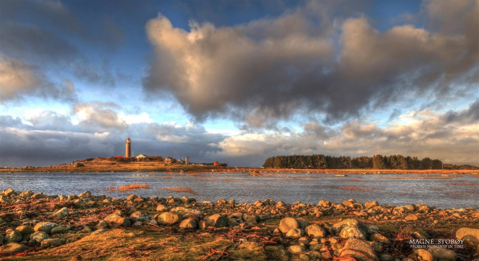 Lista fyr er en snau halvtime unna og et must, enten man bare bestiger fyret og ser utover Lista halvøya, eller vil få med deg solnedgangen herfra. Galleribilde