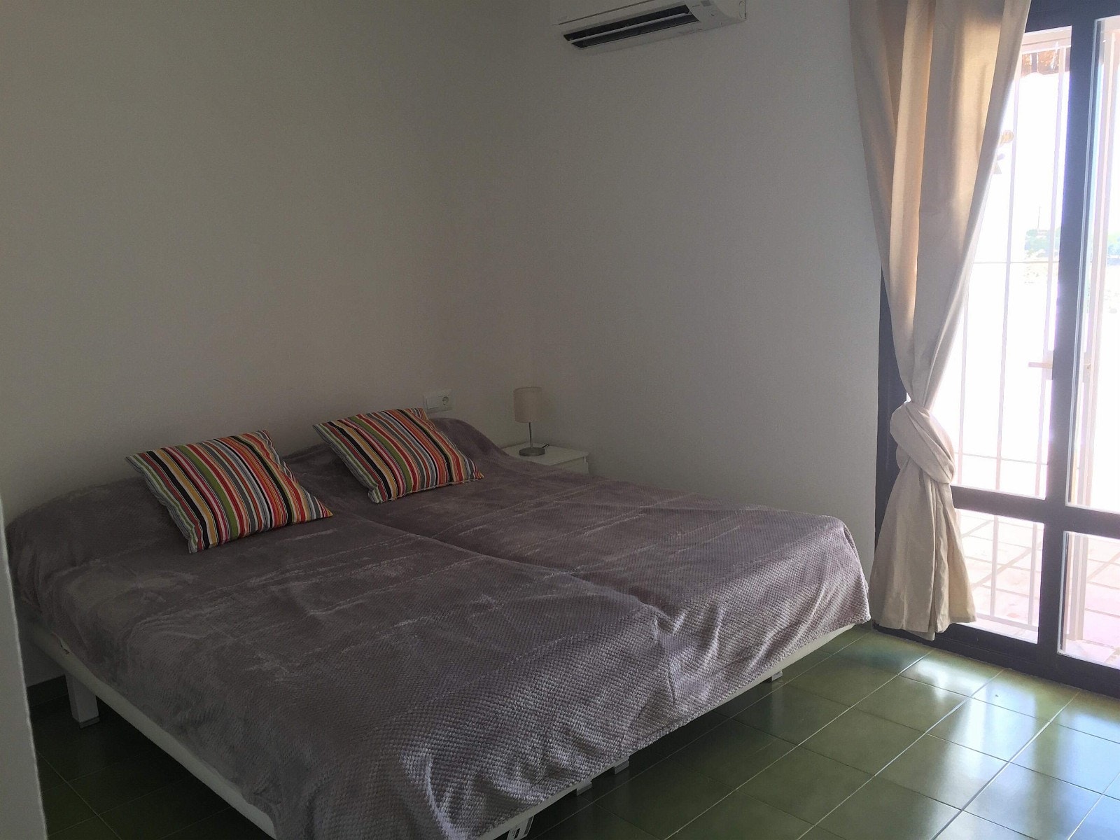 Soverom 4 (master bedroom oppe - bildet er tatt før oppussing av gulv)) Galleribilde