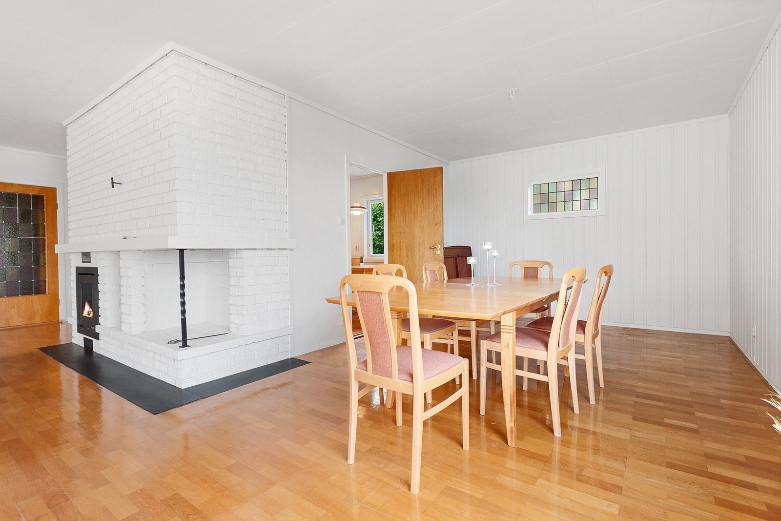 God plass til spisestue Galleribilde