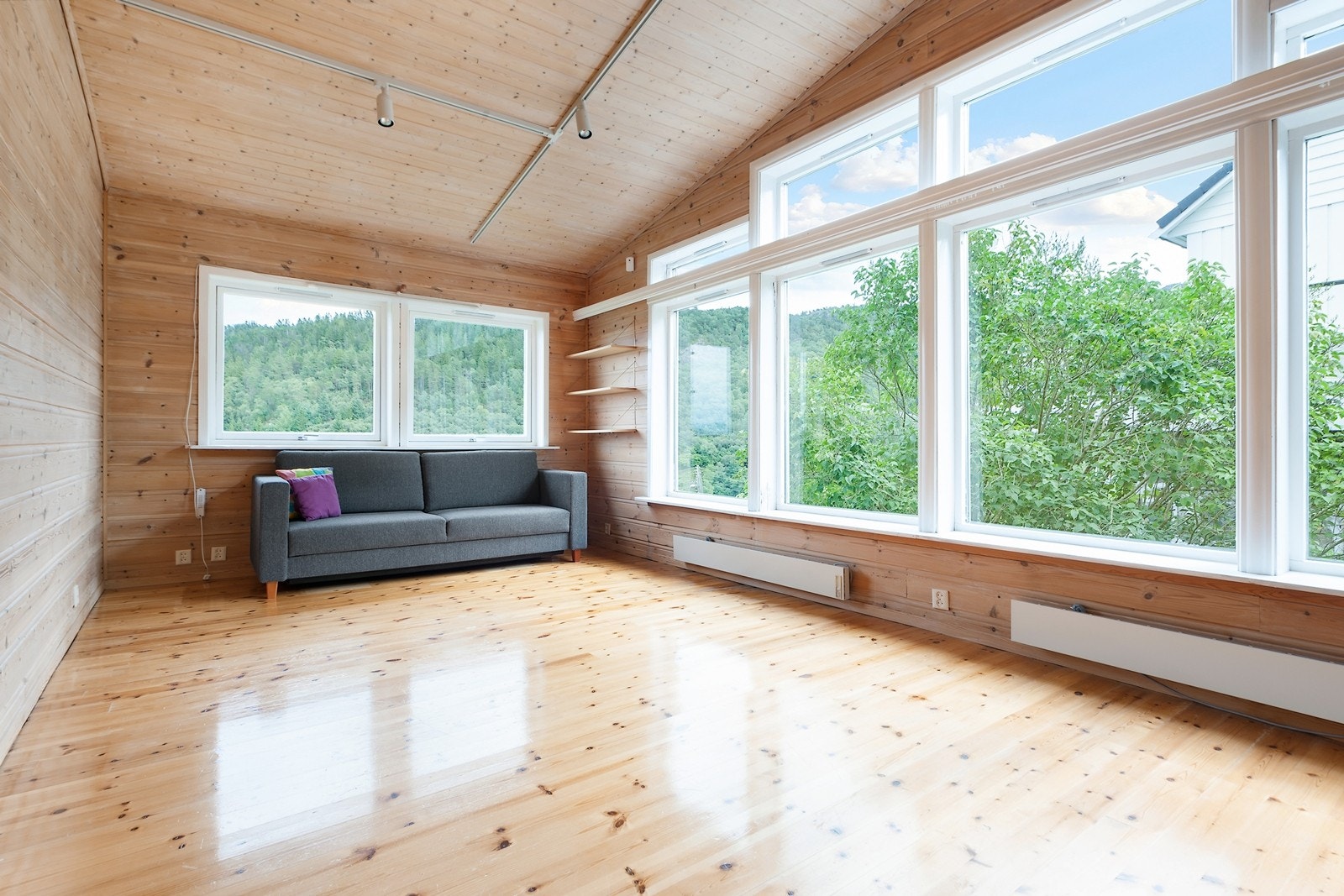 Dette passer ypperlig som et hobbyrom, ungdomsrom eller kanskje en man/women cave? Galleribilde