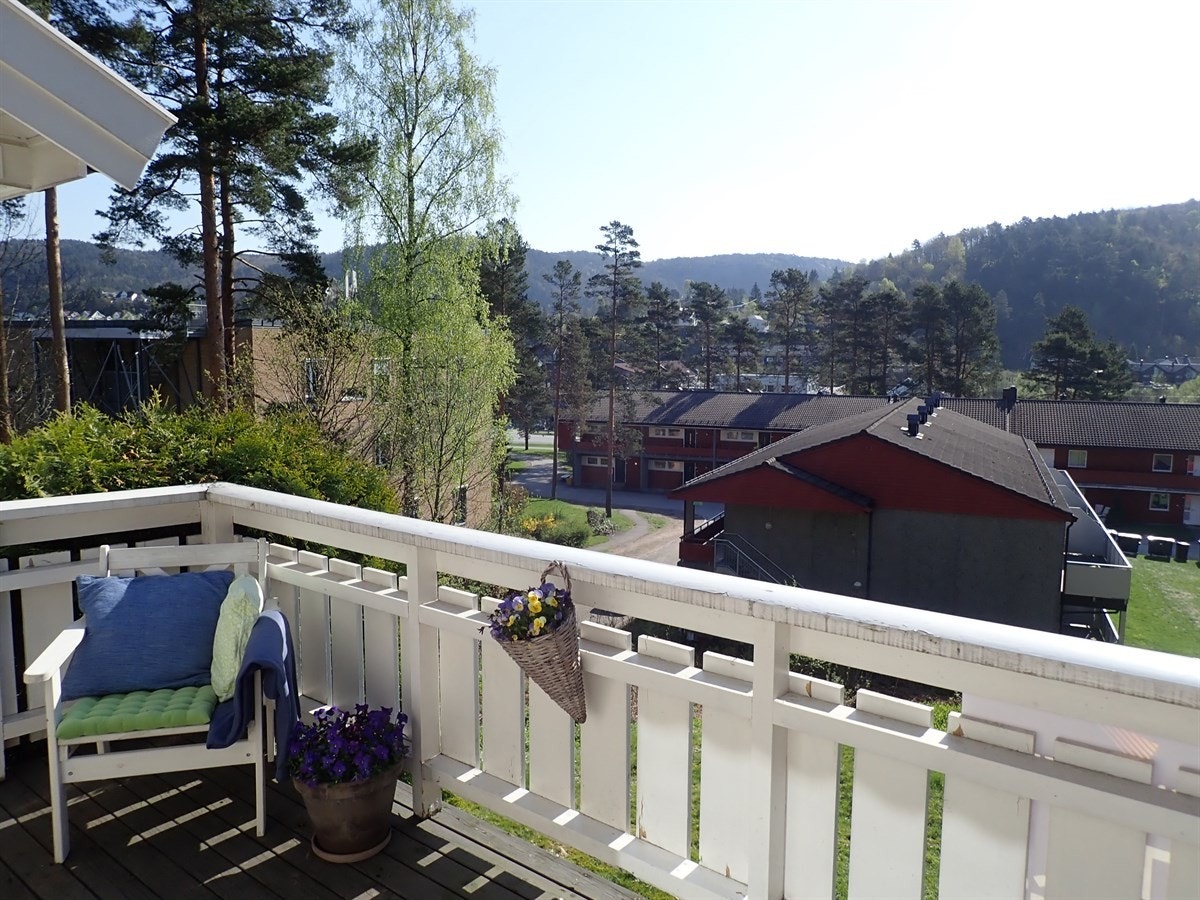 Balkong med gode solforhold Galleribilde