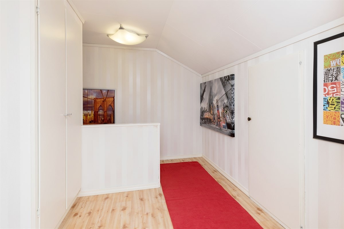 Gang i 2. etg./loft Galleribilde