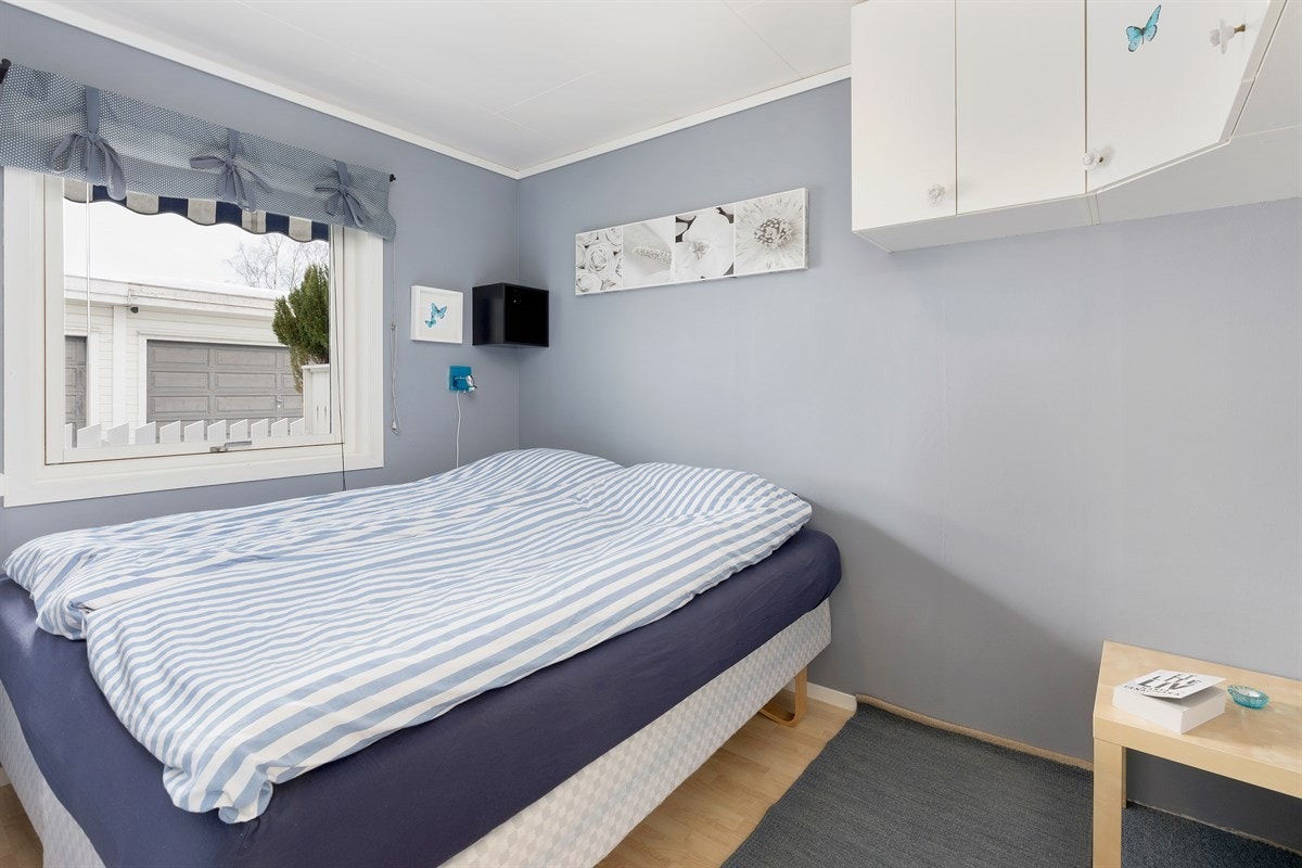 Soverom med overskap Galleribilde