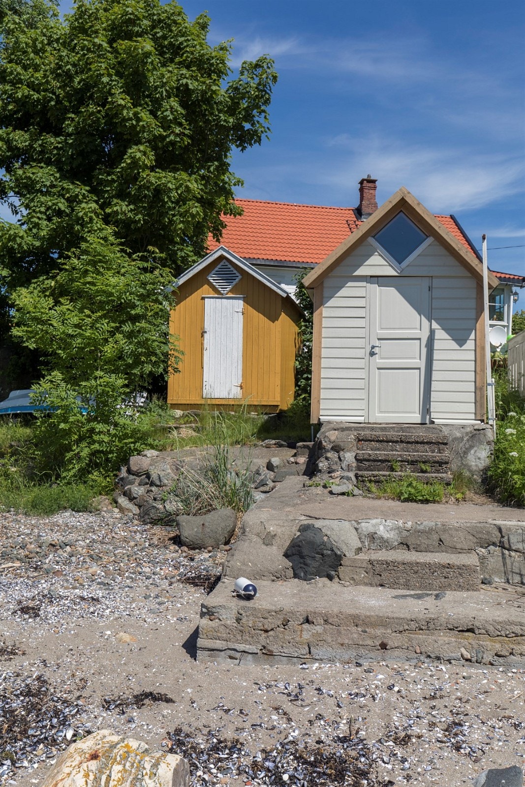 Fasade sett fra sjøkanten Galleribilde