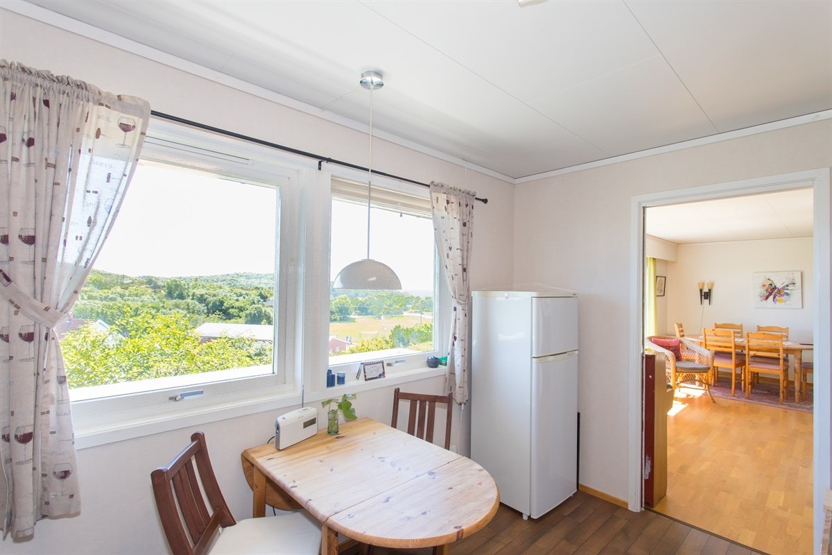 Kjøkken med spiseplass Galleribilde