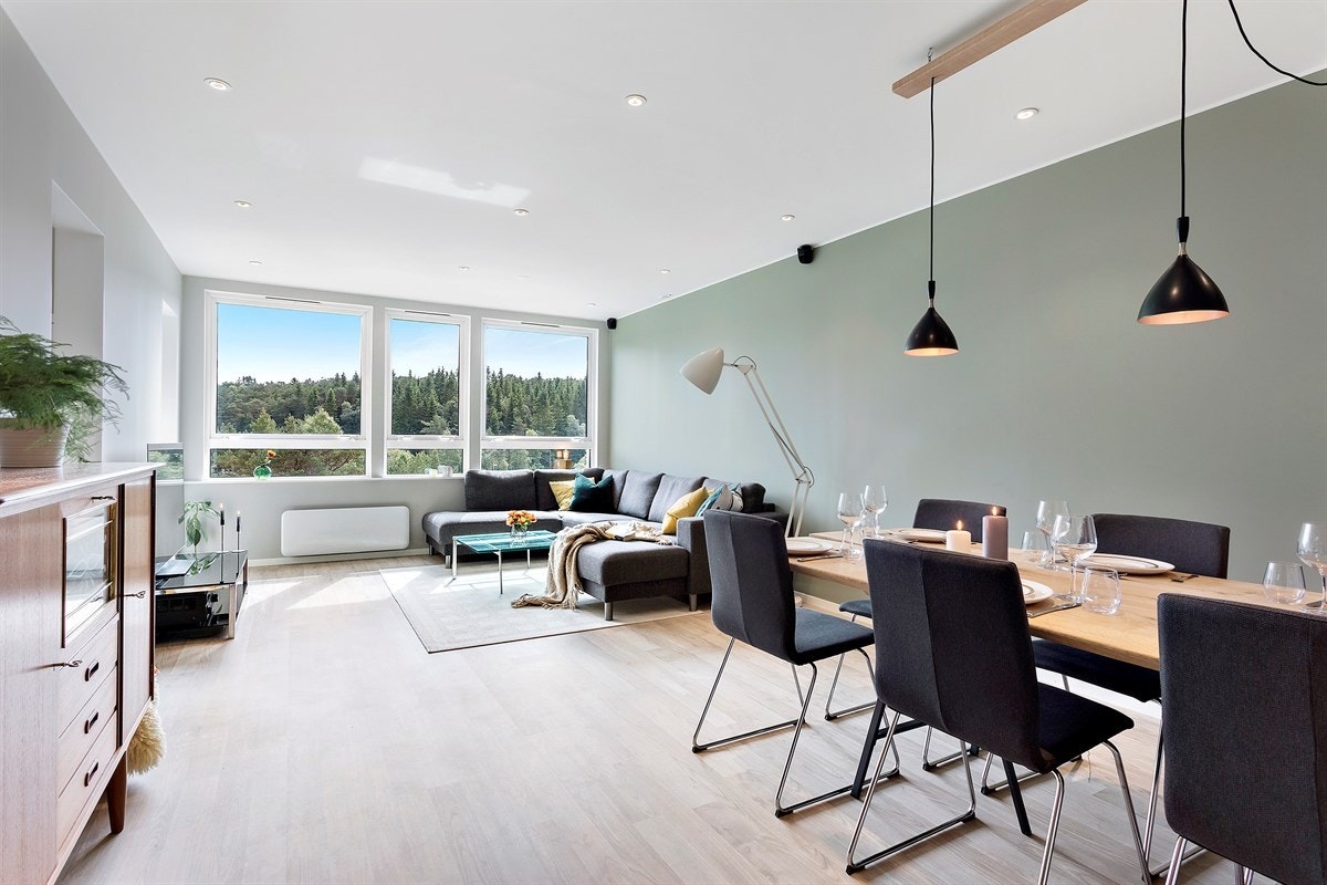 Kaland & Partners har gleden av å presentere denne moderne leiligheten i Myrdalskogen 33. Galleribilde