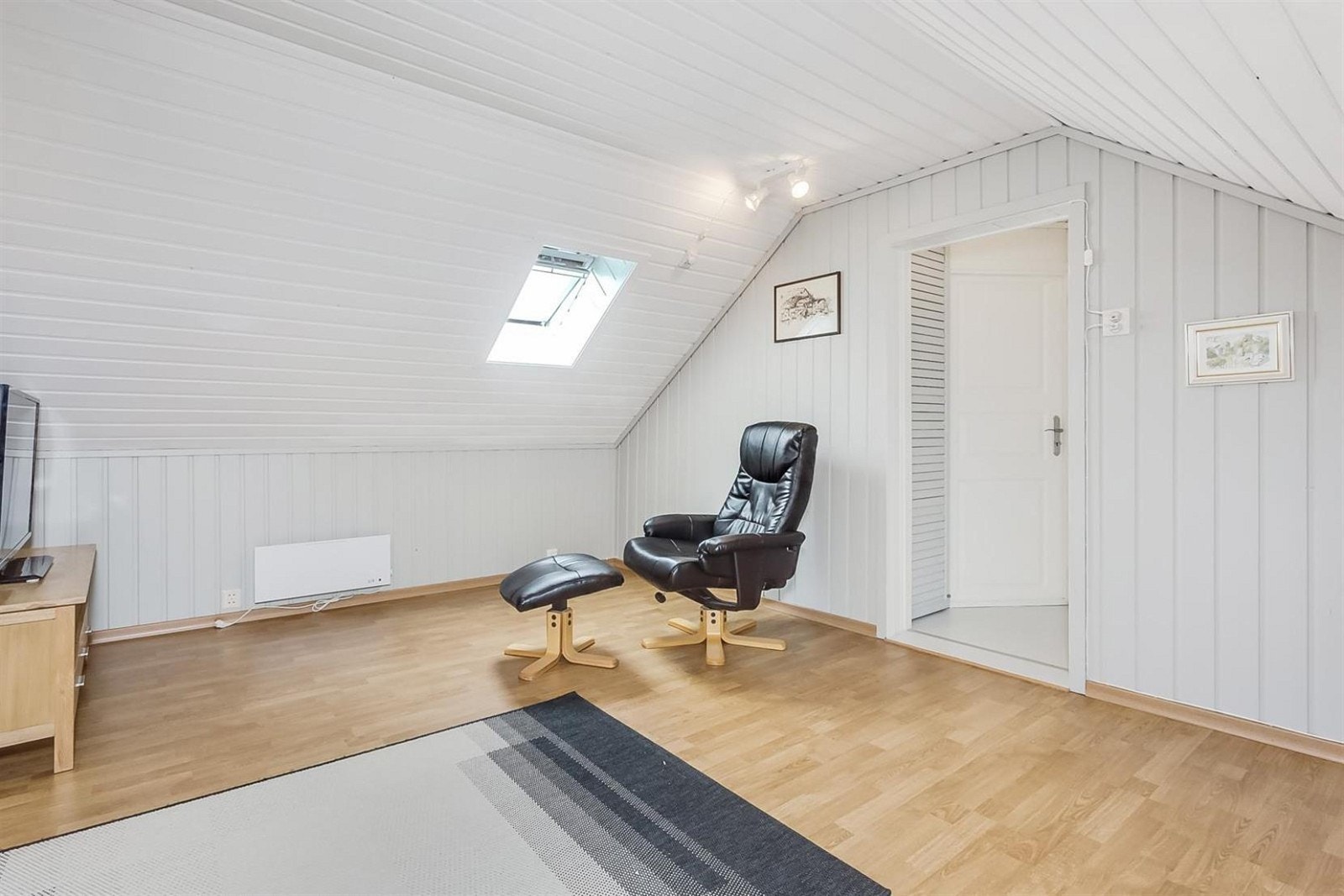 Loftsstue. Galleribilde