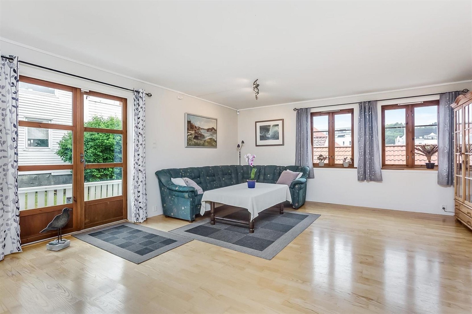 Utgang til hagen. Galleribilde