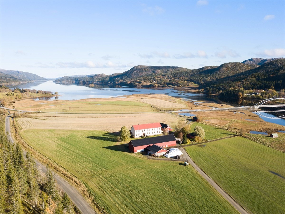 Eiendommen har et totalareal på 9270 dekar. Galleribilde