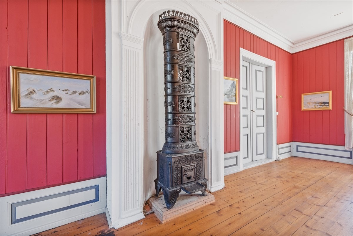 Nordstu, dobble dører og nisje for etageovn. Galleribilde