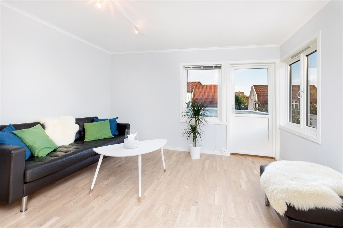 Stue med utgang til terrasse Galleribilde