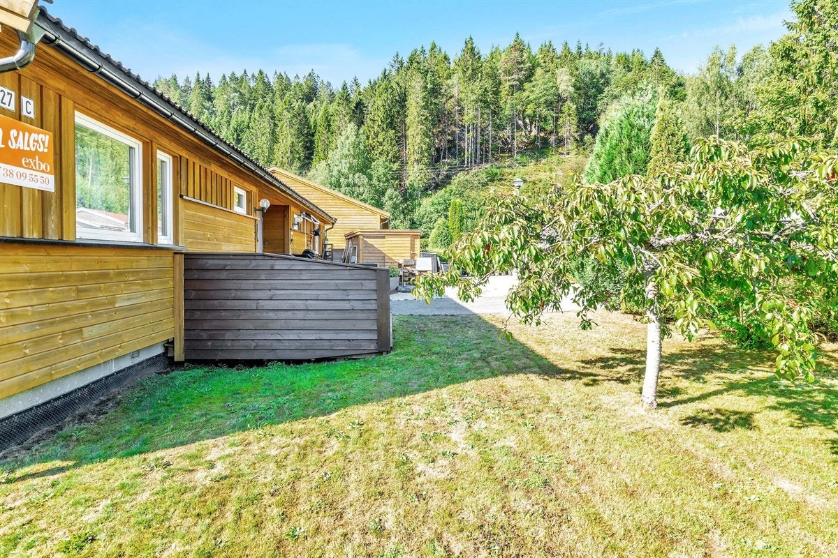 Fint utemiljø rundt boligen Galleribilde