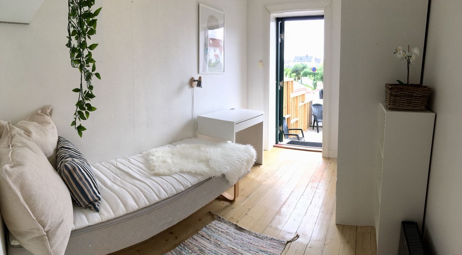 Rom 1, 5900,- (egen utgang til terrasse) Galleribilde