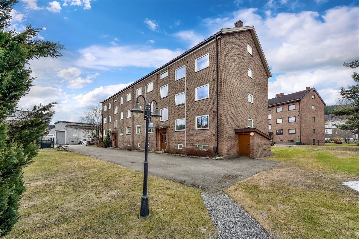 Under motorveibrua ligger byens stilige, arkitekttegnede skatepark med en rekke utfordringer for store og små. Galleribilde