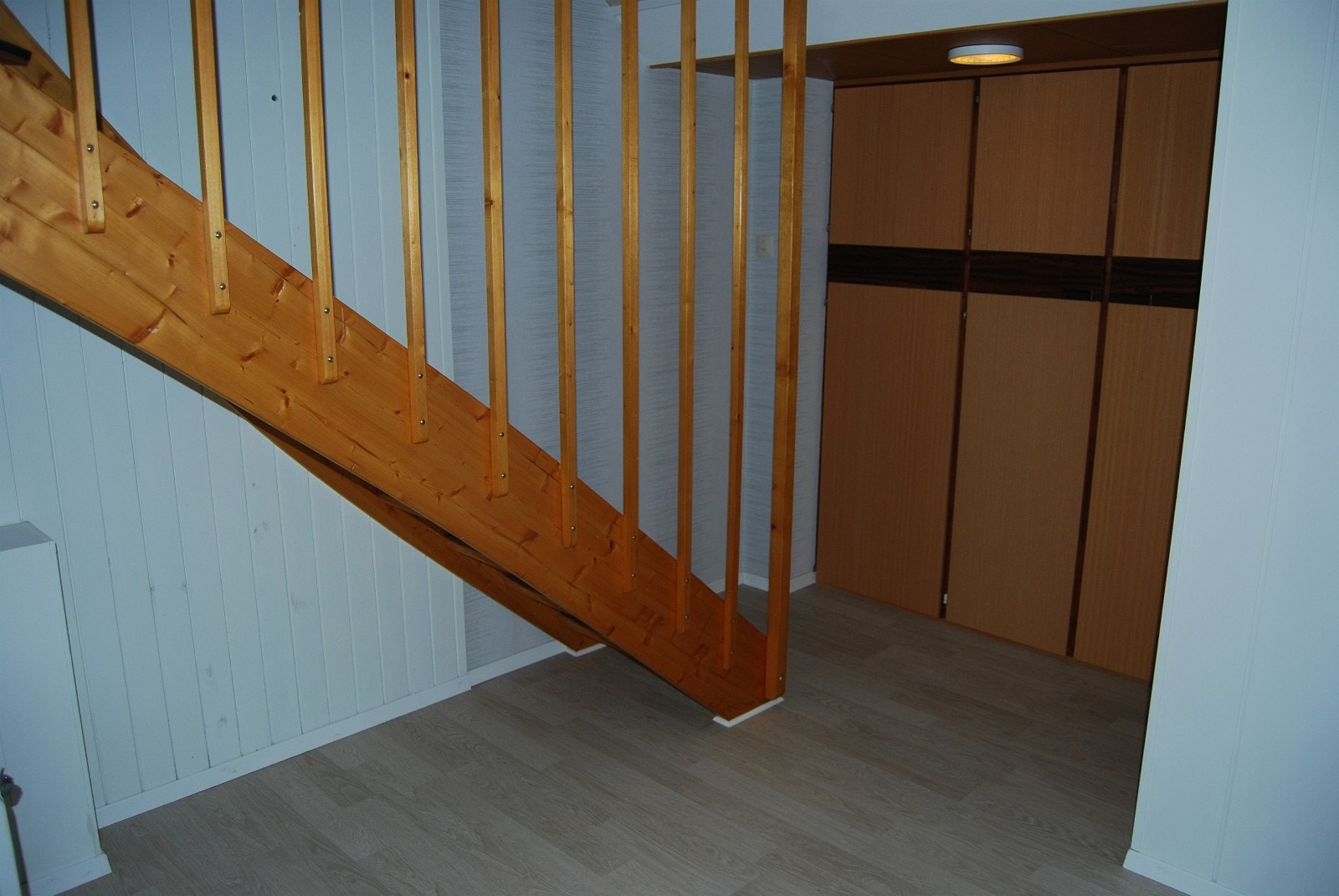 Skapplass i soverom Galleribilde