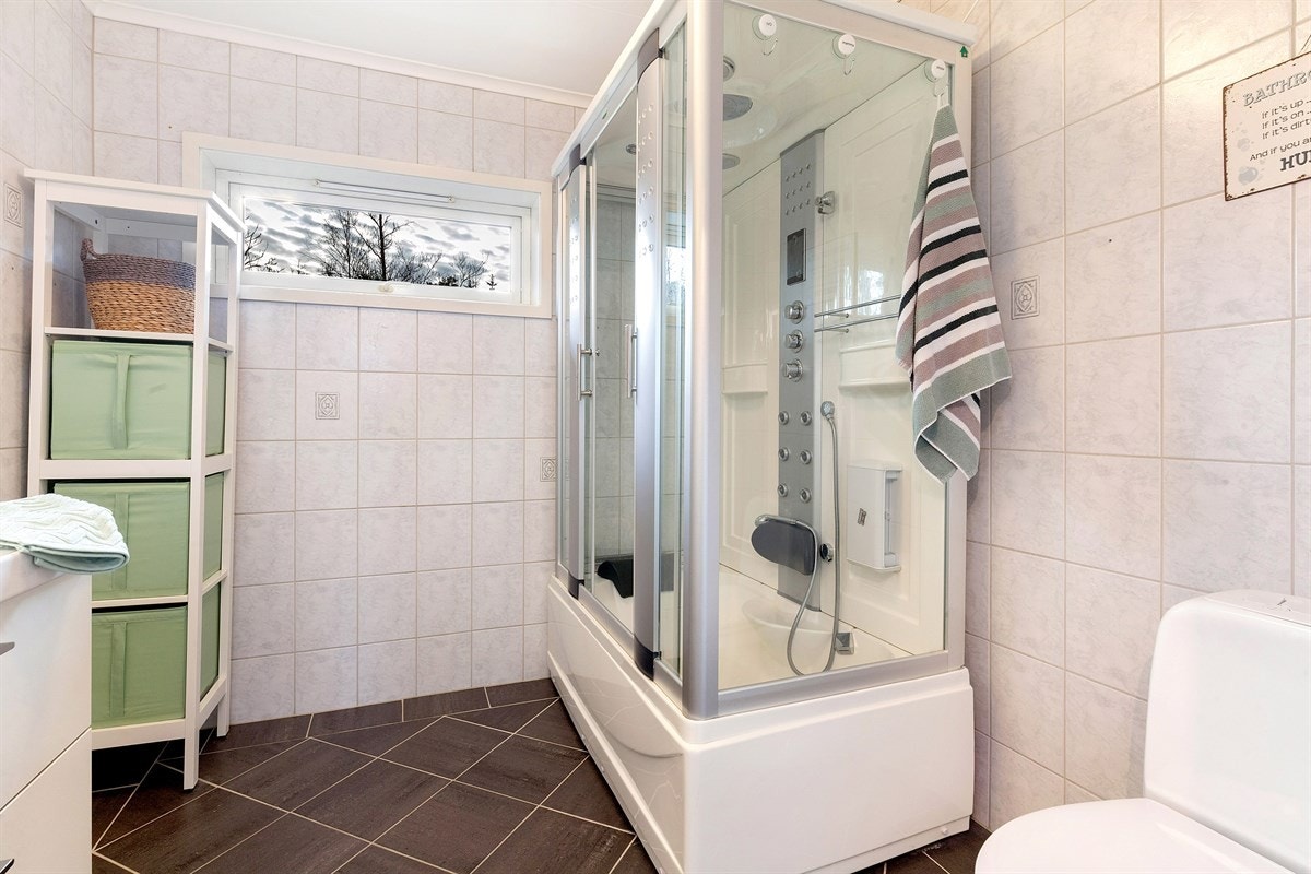 Flislagt bad med varmekabler i gulv Galleribilde