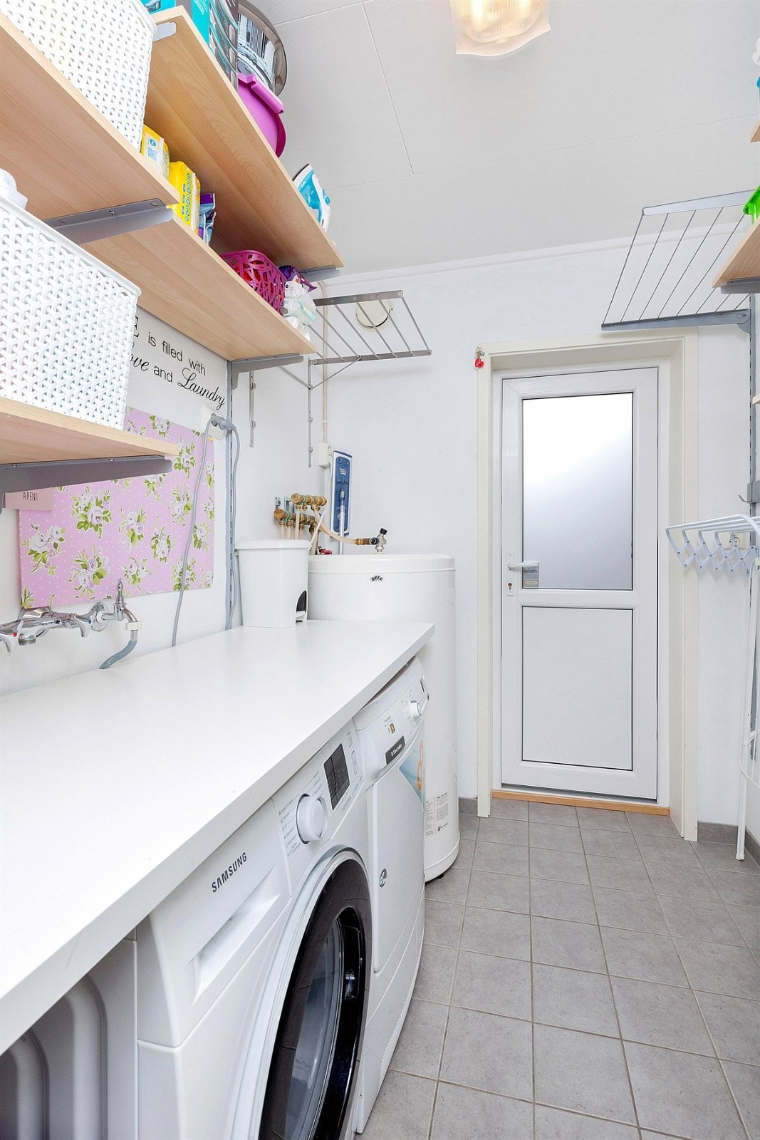 Vaskerom Galleribilde