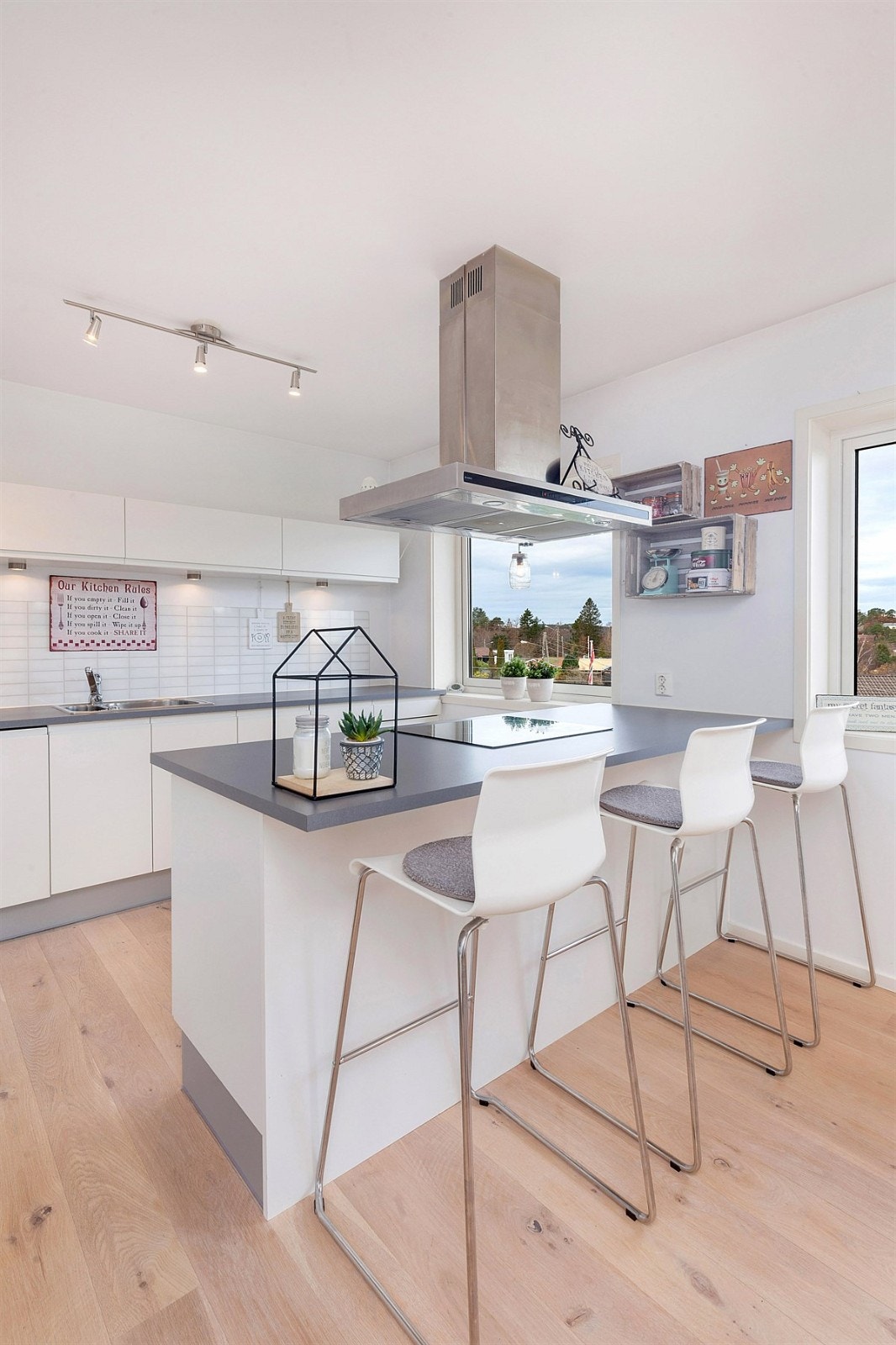 Praktisk kjøkkenøy Galleribilde