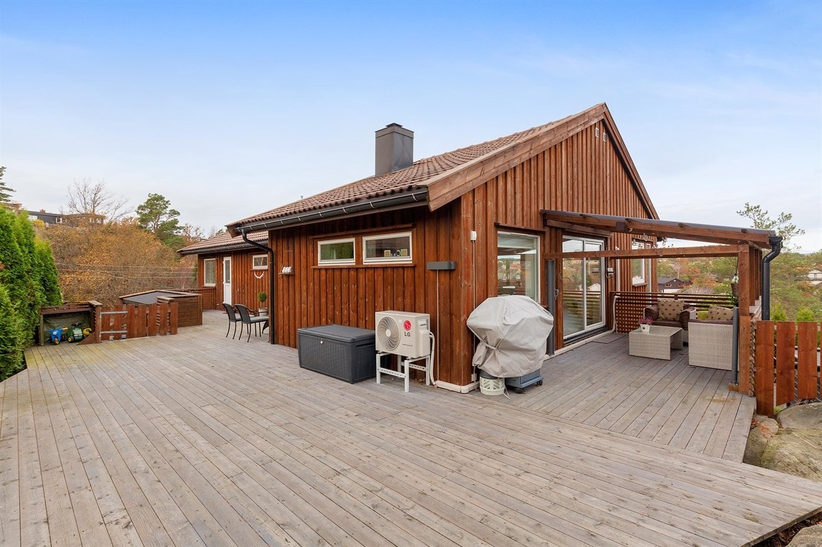 Stor solrik veranda Galleribilde