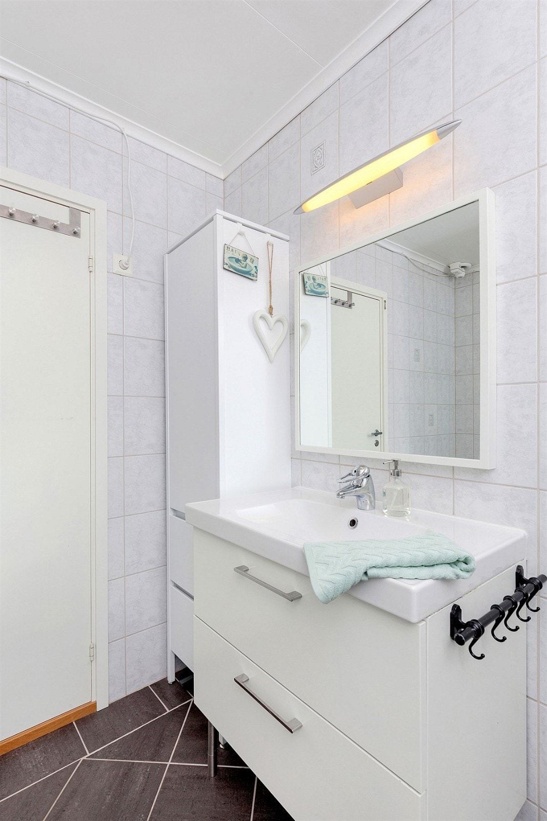 Servant med underskap på bad Galleribilde