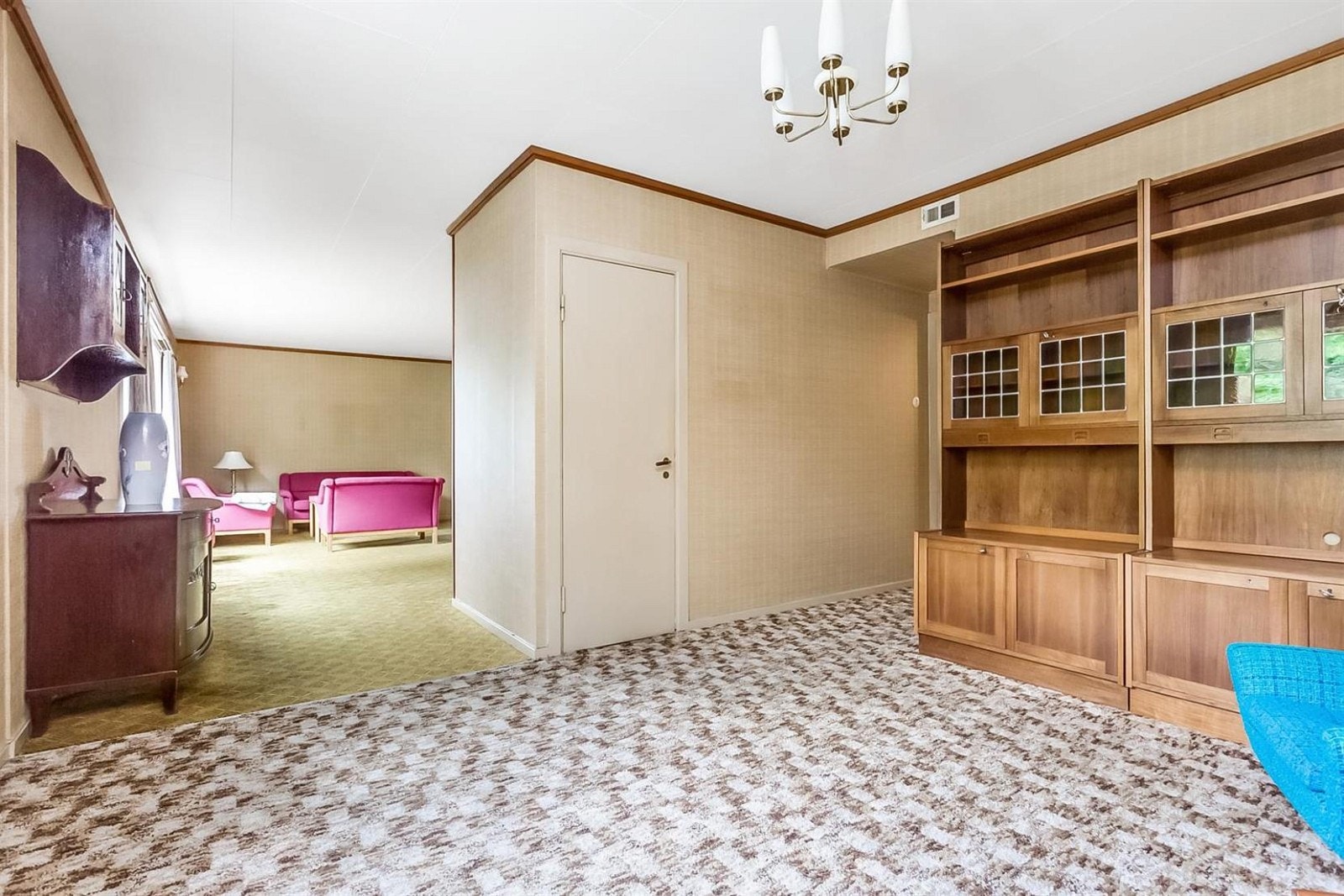 Dør med adkomst opp til loftet. Galleribilde