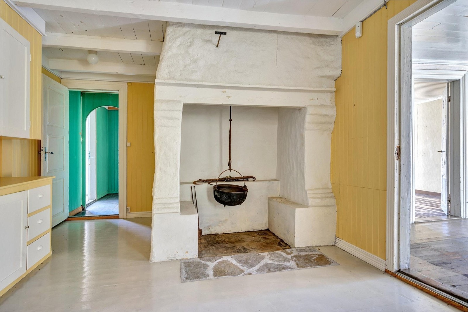 Kjøkken med grue i Bugtehuset Galleribilde