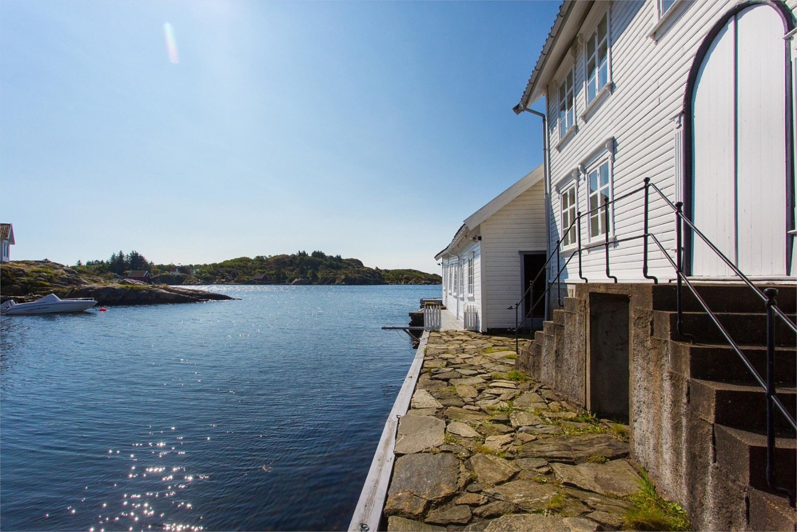 Her er man rett i sjøkanten Galleribilde