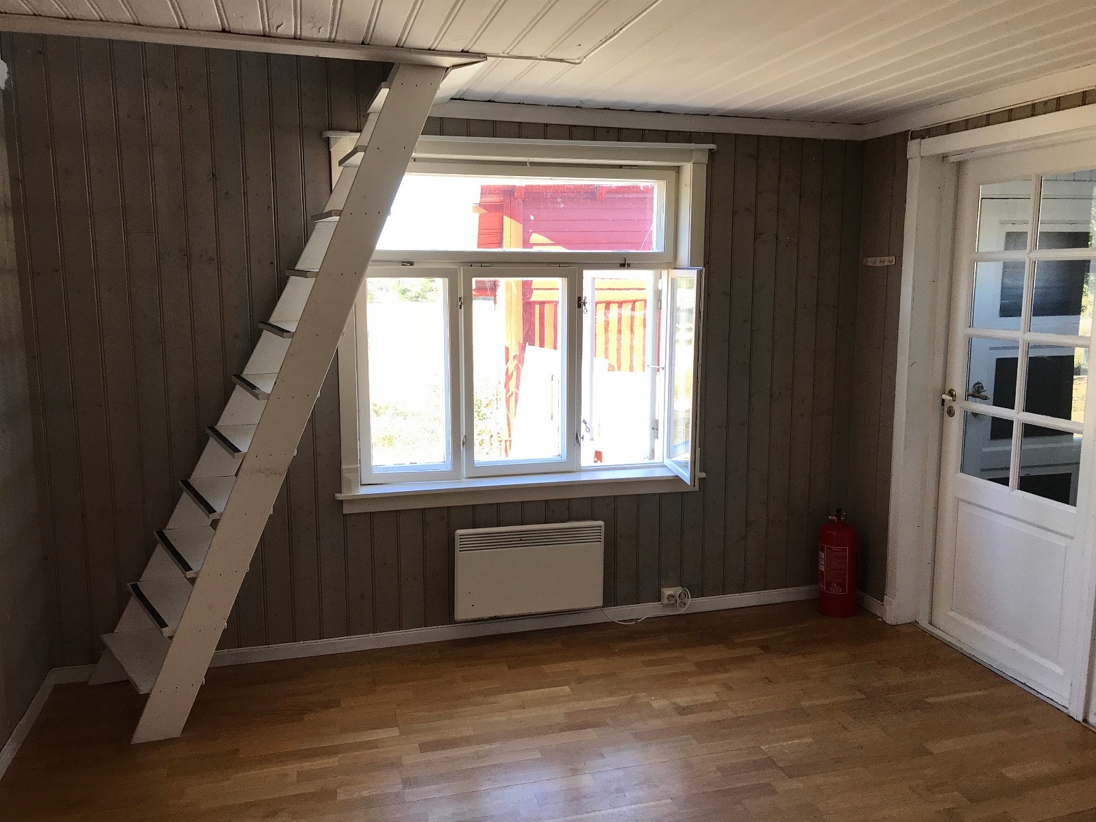 kjøkken/ trapp opp til soverom Galleribilde