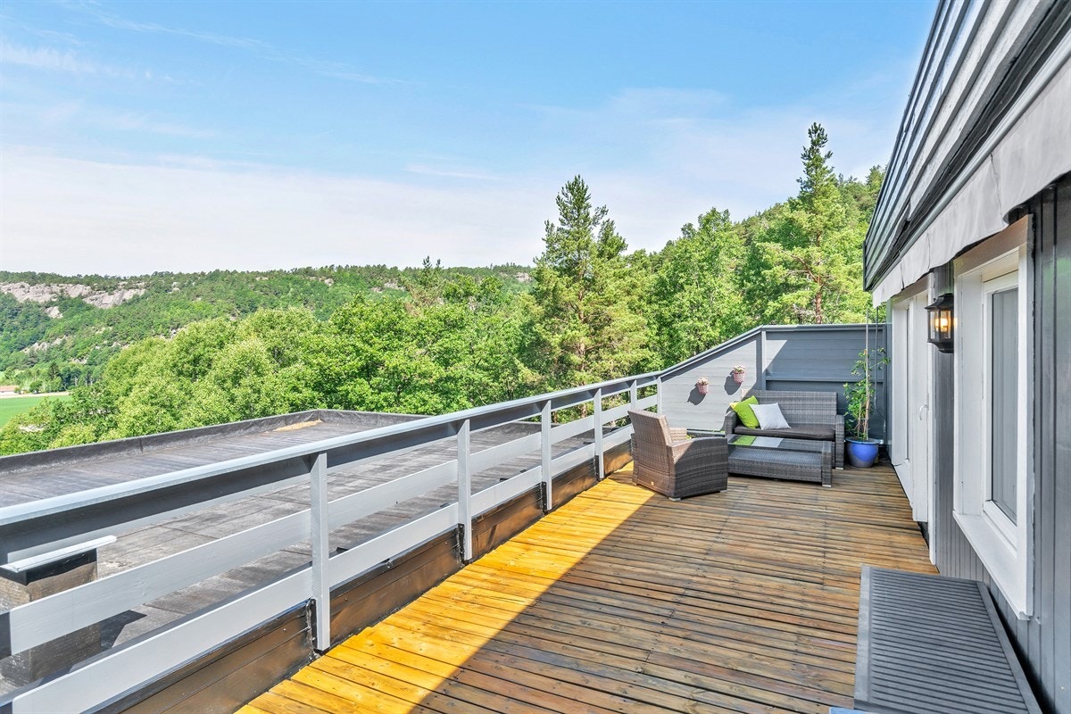 Stor terrasse med flott utsikt Galleribilde