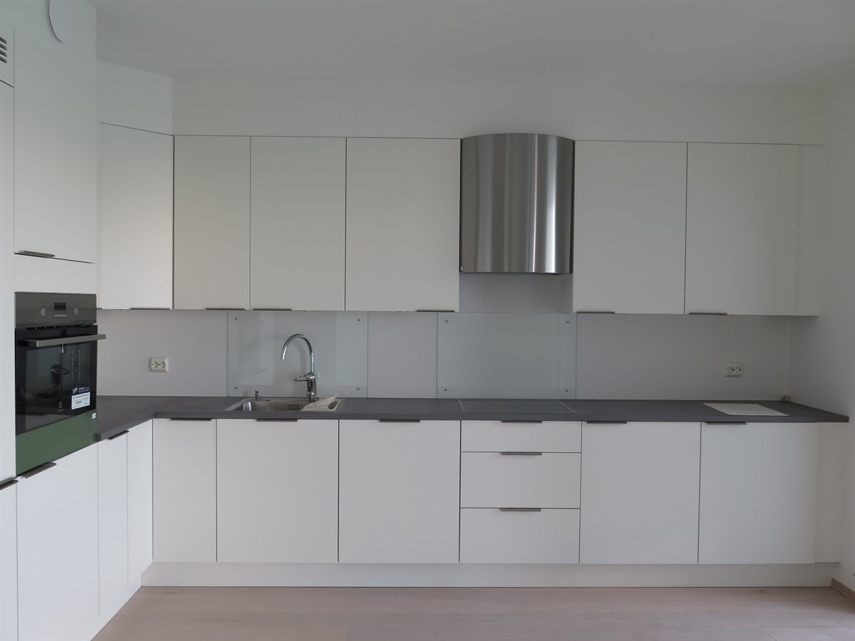 Kjøkken fra Strai med integrerte hvitevarer Galleribilde