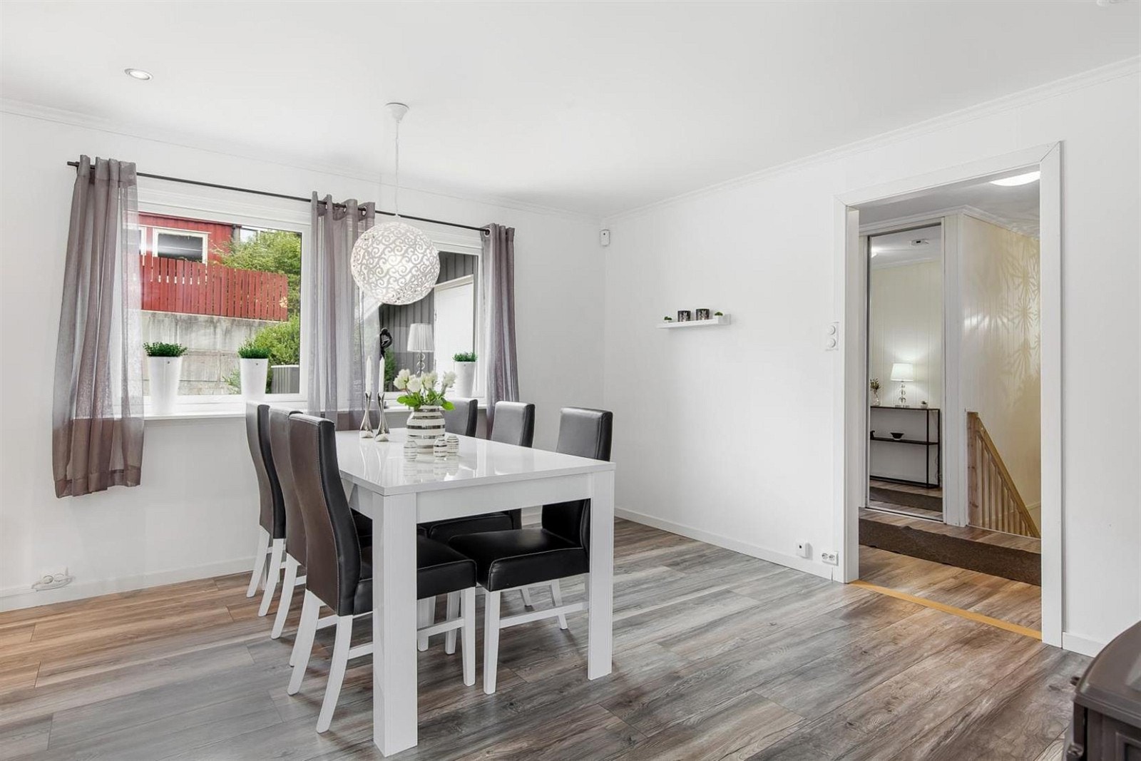 Hyggelig spiseplass. Galleribilde