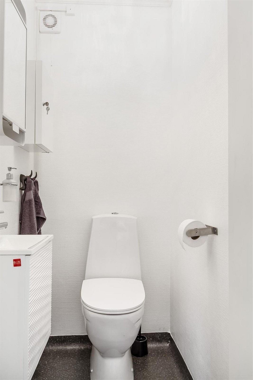 Toalettrom i hovedetasjen. Galleribilde