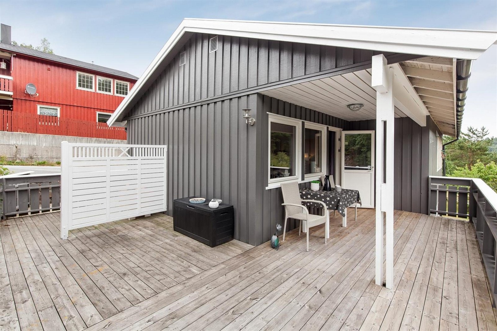 Her kan man nyte solen i usjenerte omgivelser. Galleribilde