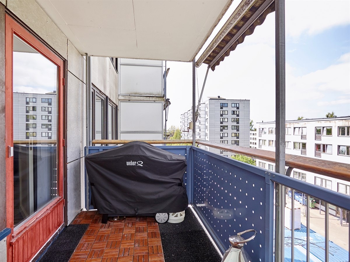 Her er det god plass til grill og sittegruppe Galleribilde