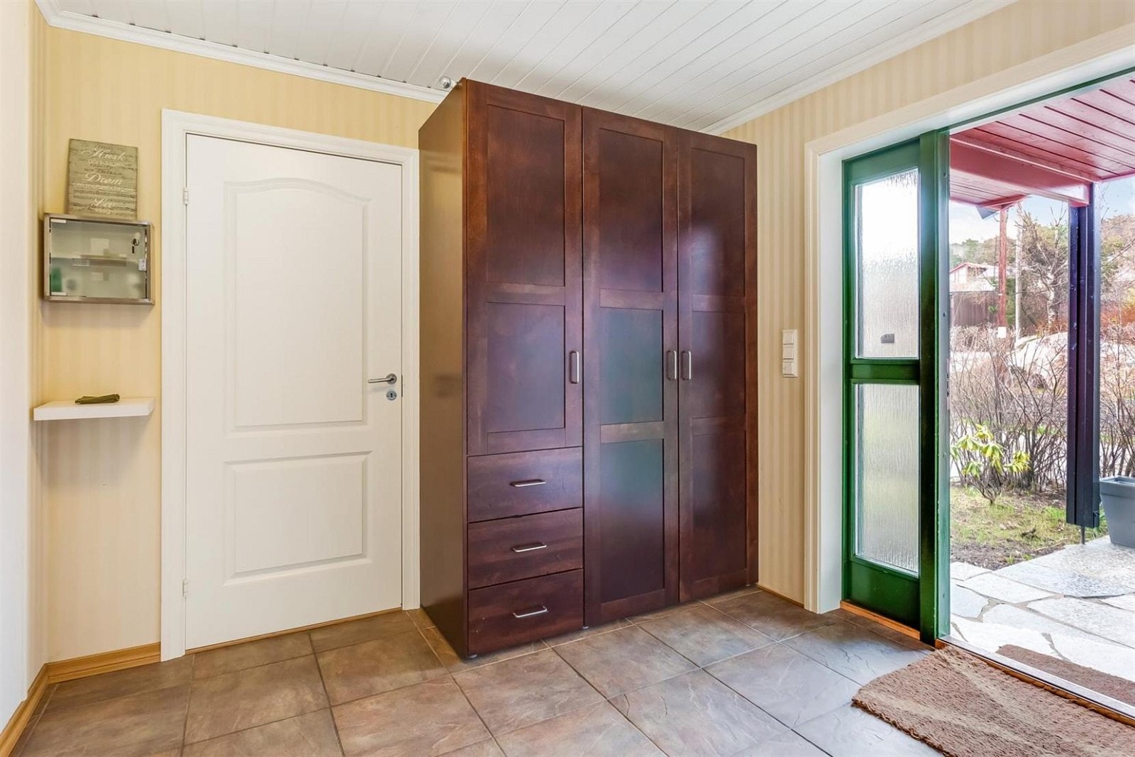 Entrè med inngang til soverom Galleribilde