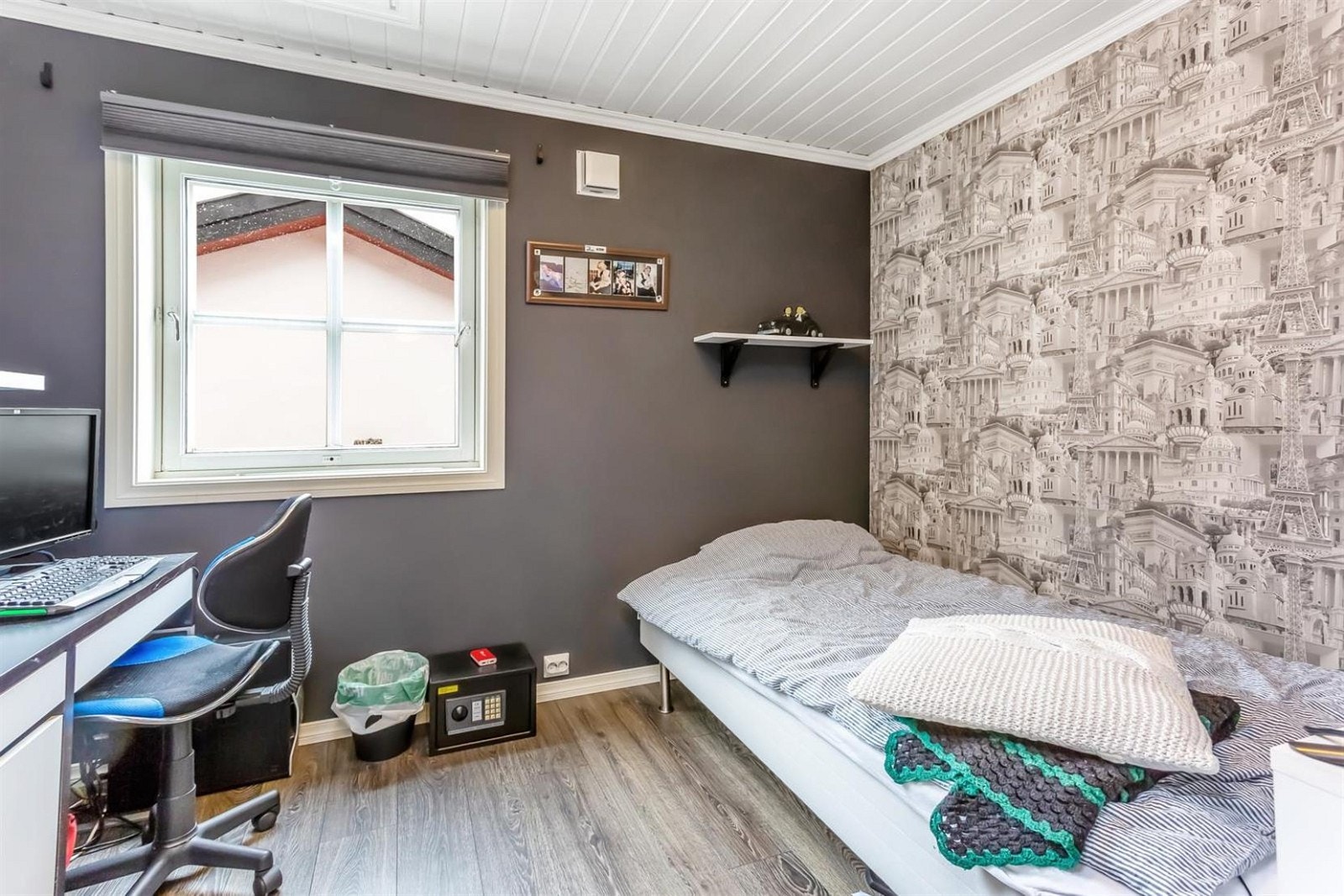 Soverom 1.etg. Galleribilde