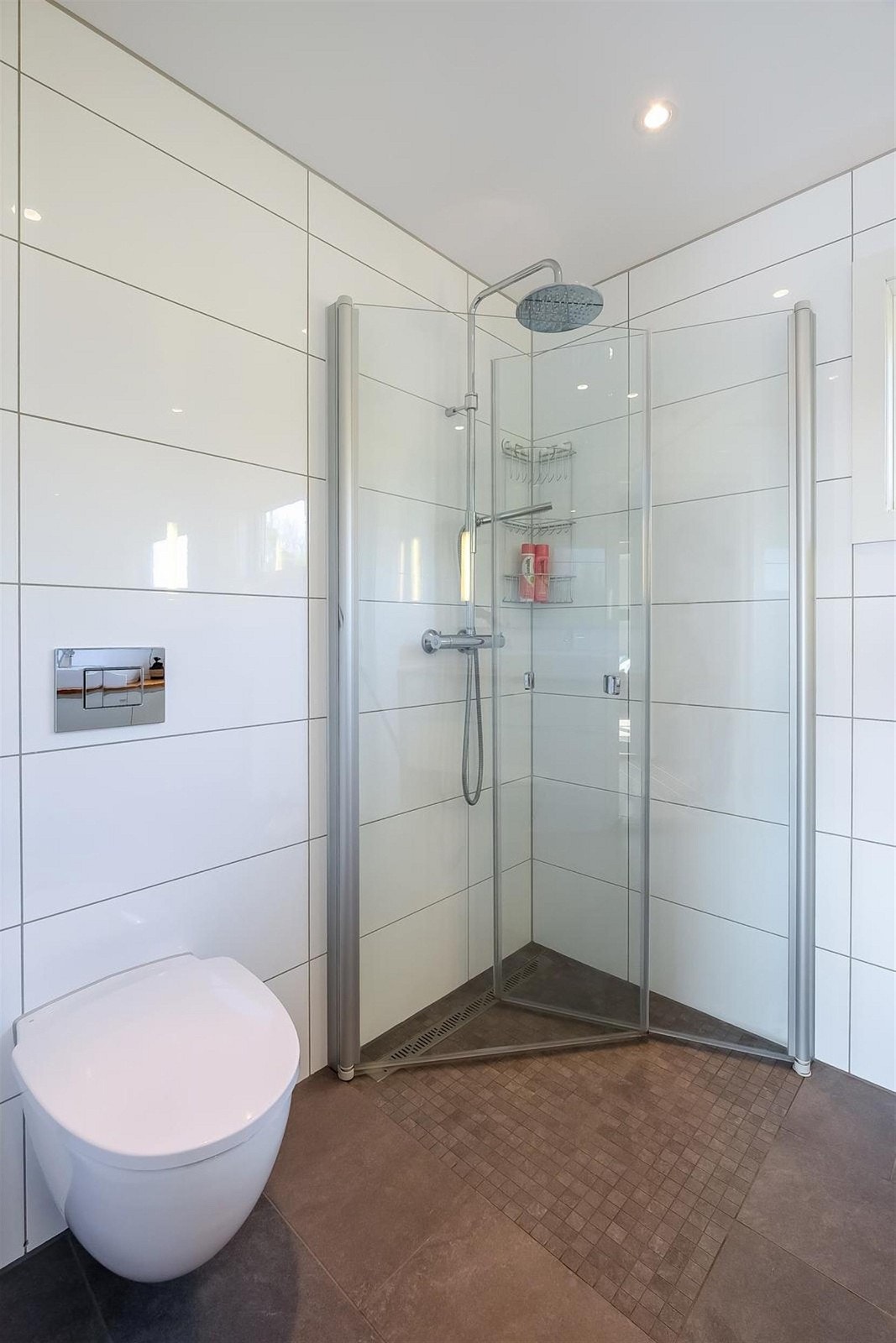 Bad/Wc 1.etg renovert i 2013. Galleribilde