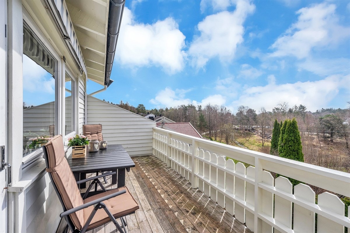 Flott utsyn ut over grøntarealer Galleribilde