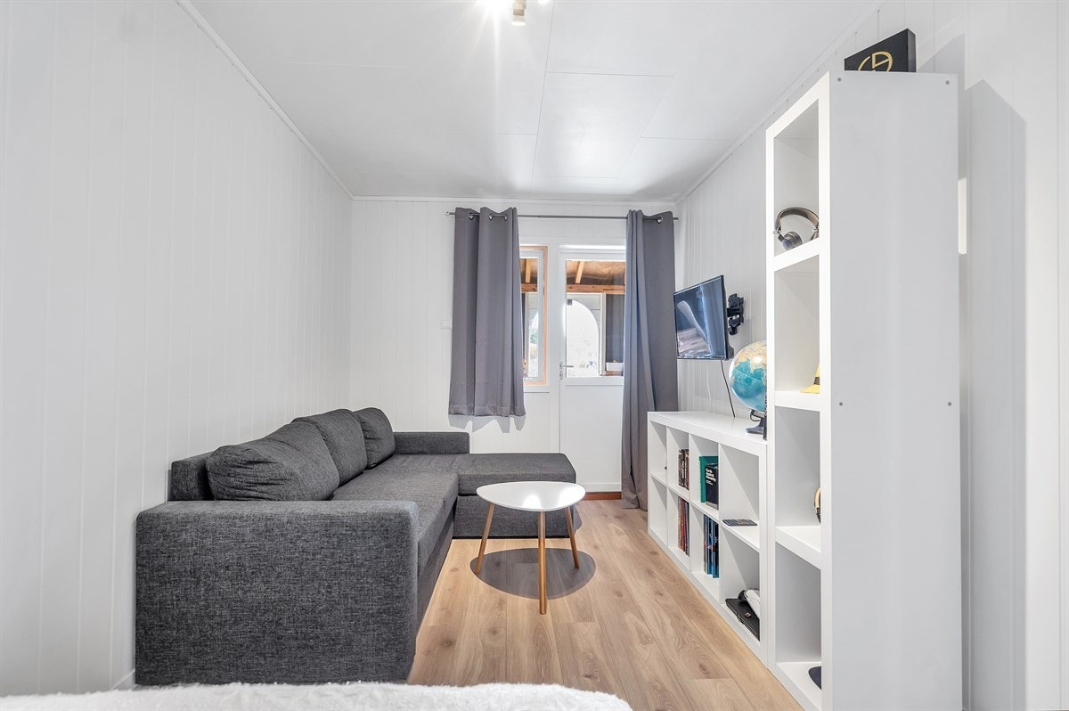 Soverom 3 / kjellerstue (kun godkjent som redskapsrom) med egen utgang Galleribilde