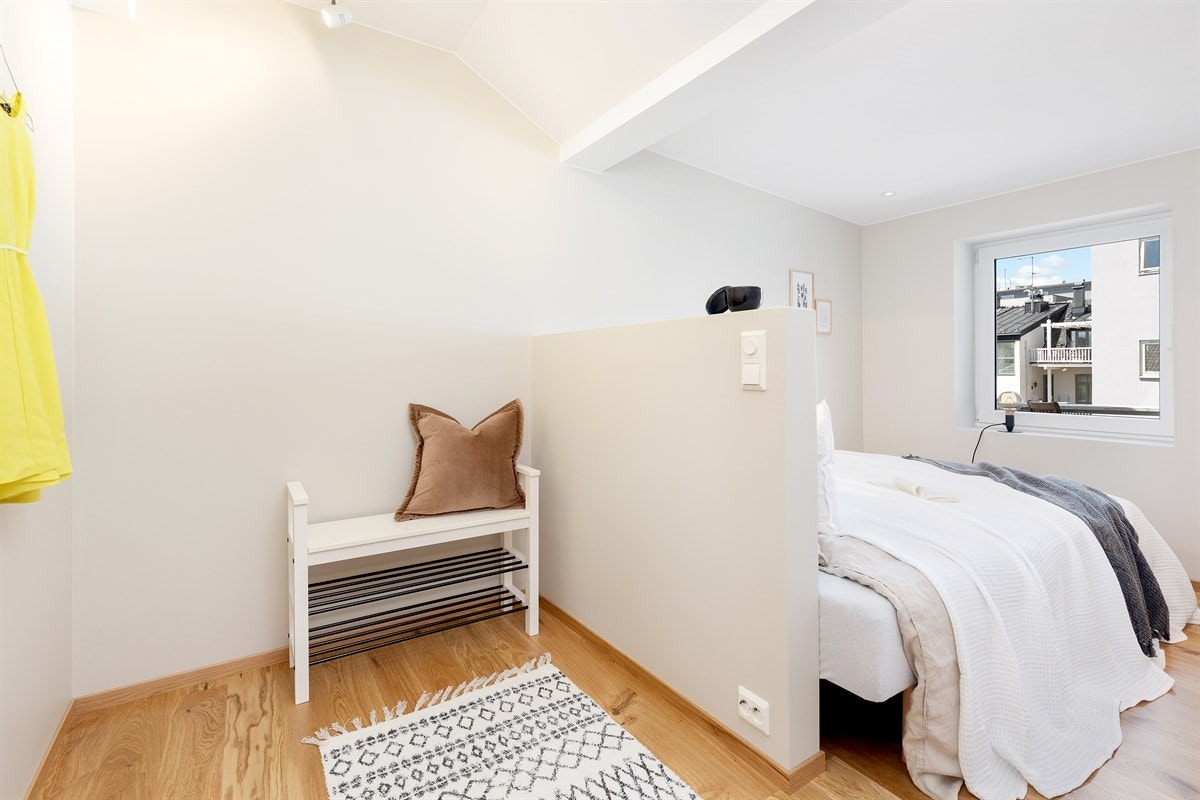 Soverom med skilelvegg Galleribilde