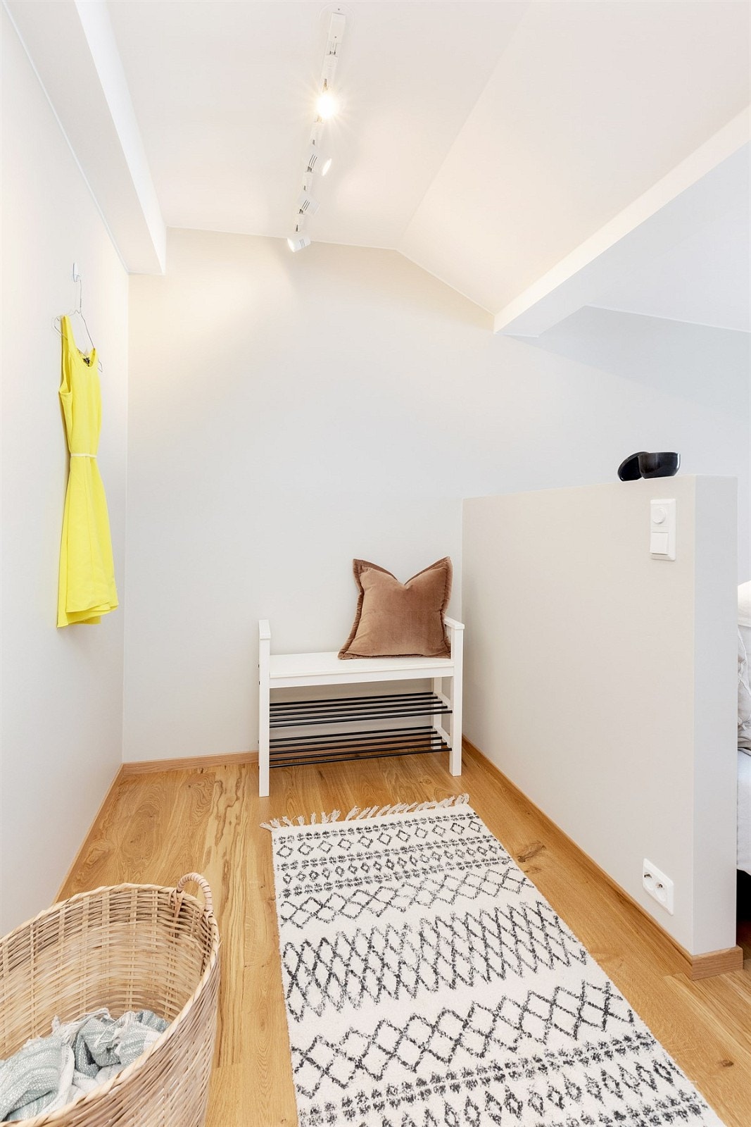 Skilleveggen deler opp rommet på en fin måte... Galleribilde