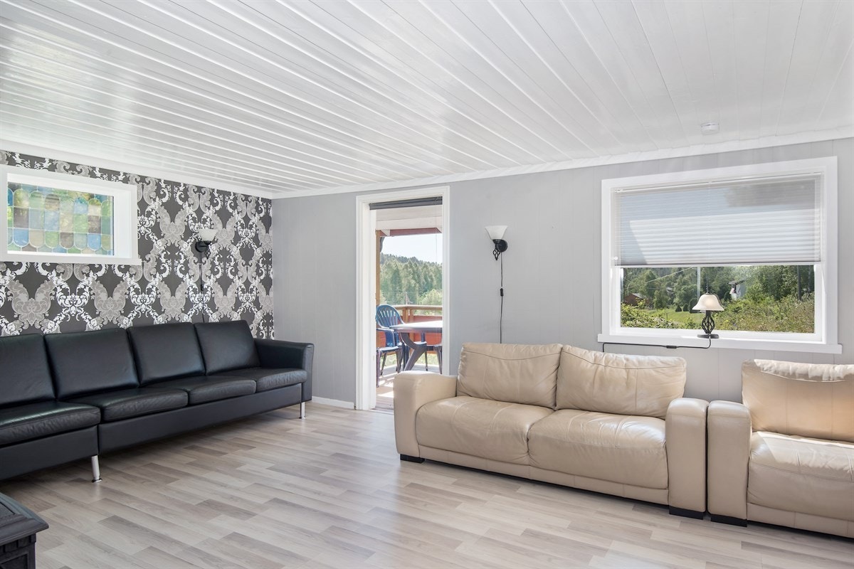 Stuen har adkomst til balkong på 8 kvm. Galleribilde