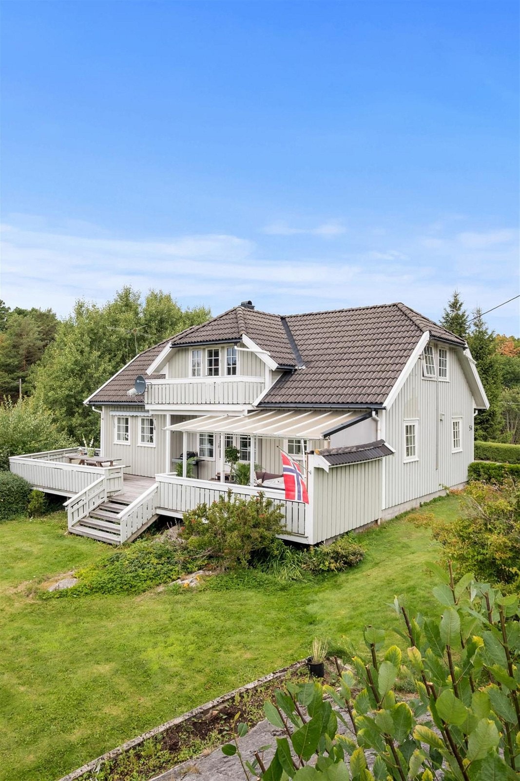 Høvågveien 54 ligger i et naturskjønt og barnevennelig boligområde på Ranesund/Rona. Galleribilde